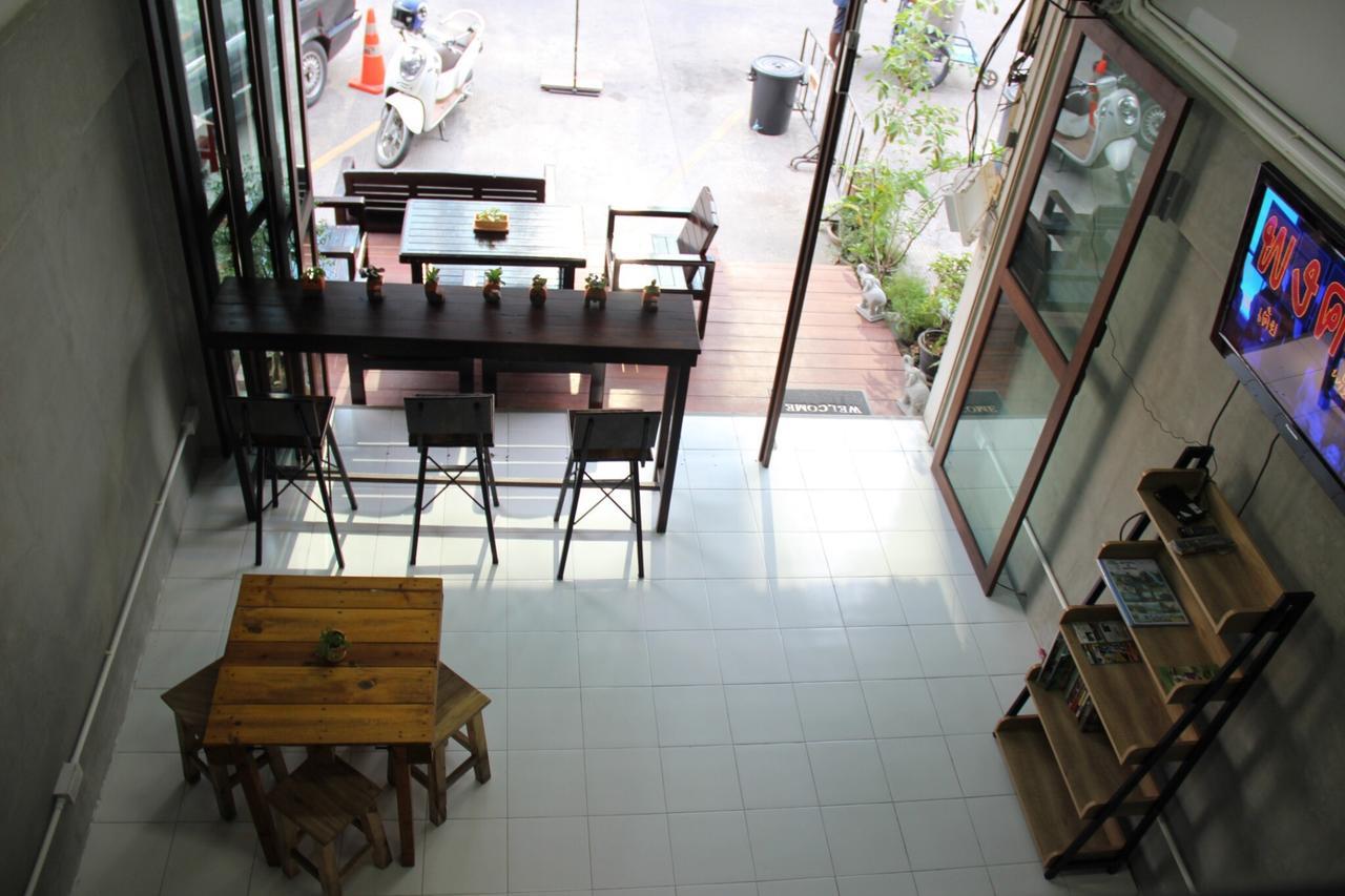 Bedtiny Hostel (Adults Only) Chiang Mai Ngoại thất bức ảnh